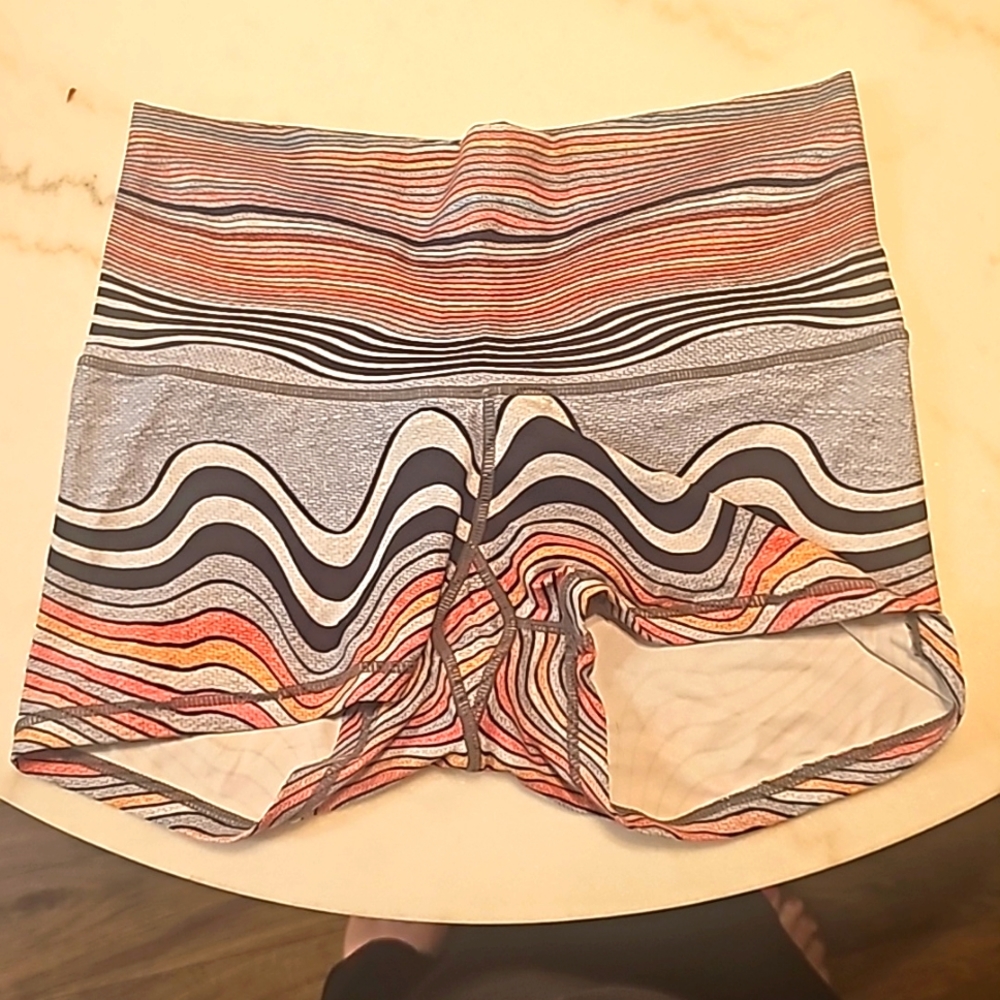 Niyama Sol eraser shorts M